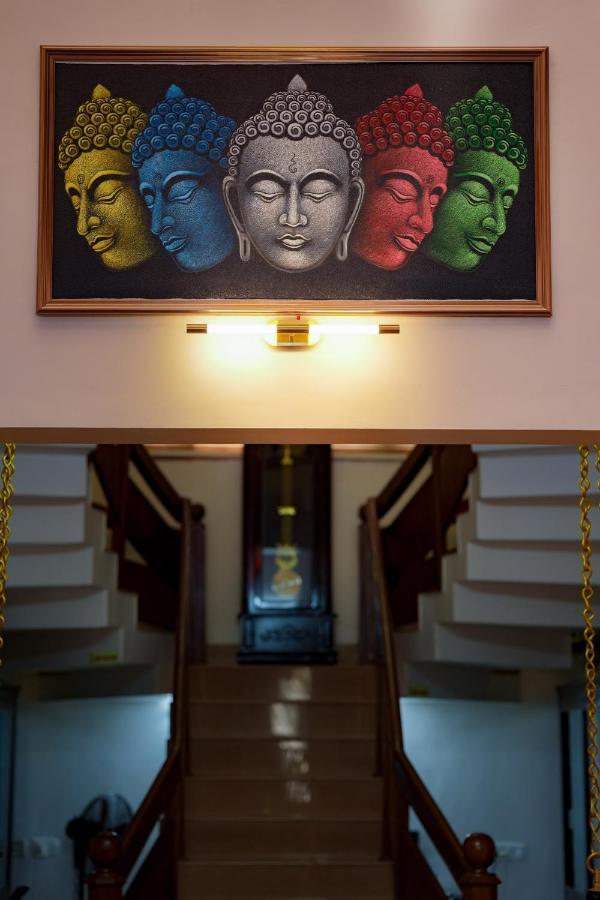 Parudeesa - Heavenly- Luxurious Palace Look-Near Cbd - Kerala - India With Breakfast Kaladi Экстерьер фото