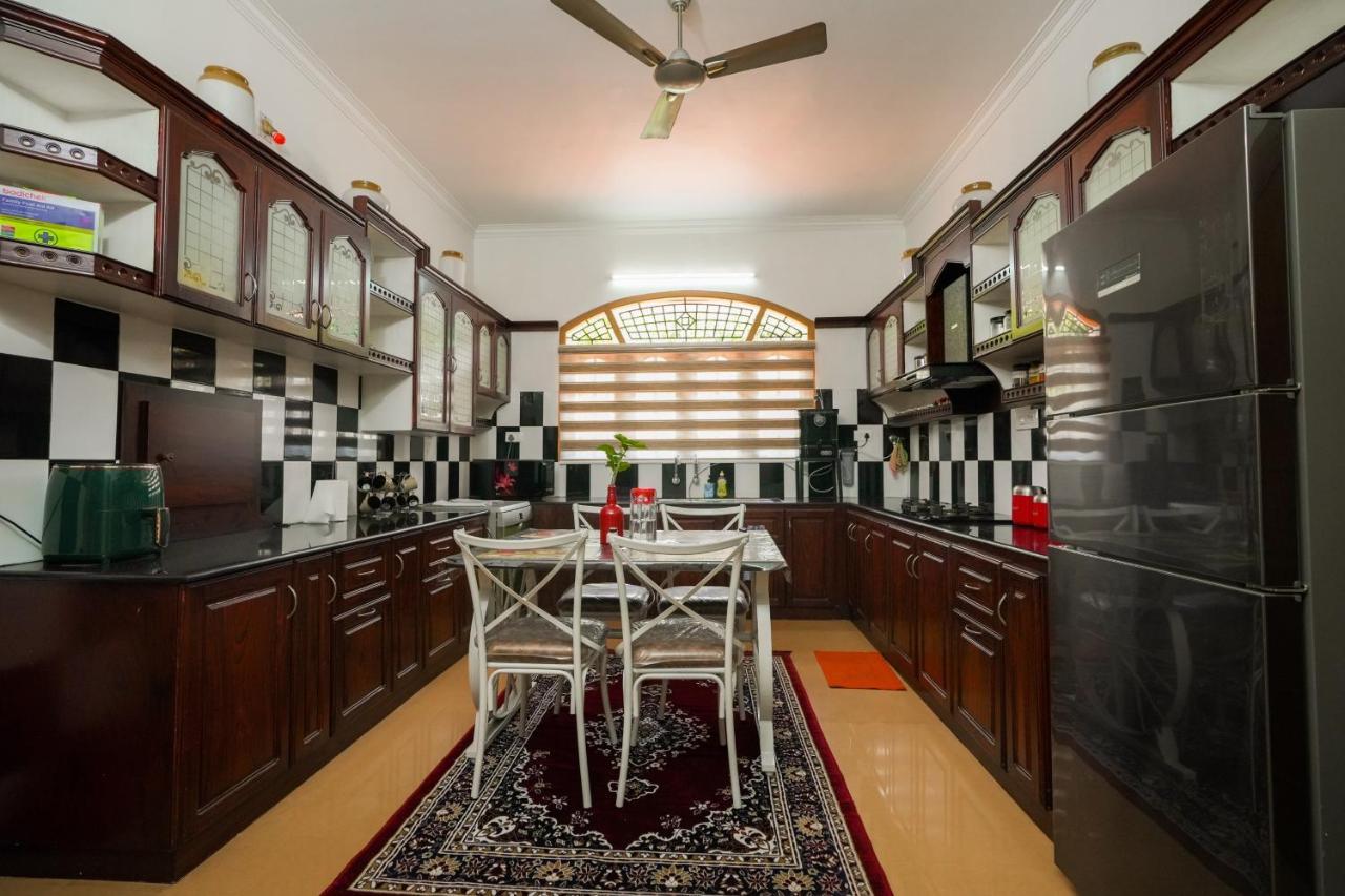 Parudeesa - Heavenly- Luxurious Palace Look-Near Cbd - Kerala - India With Breakfast Kaladi Экстерьер фото