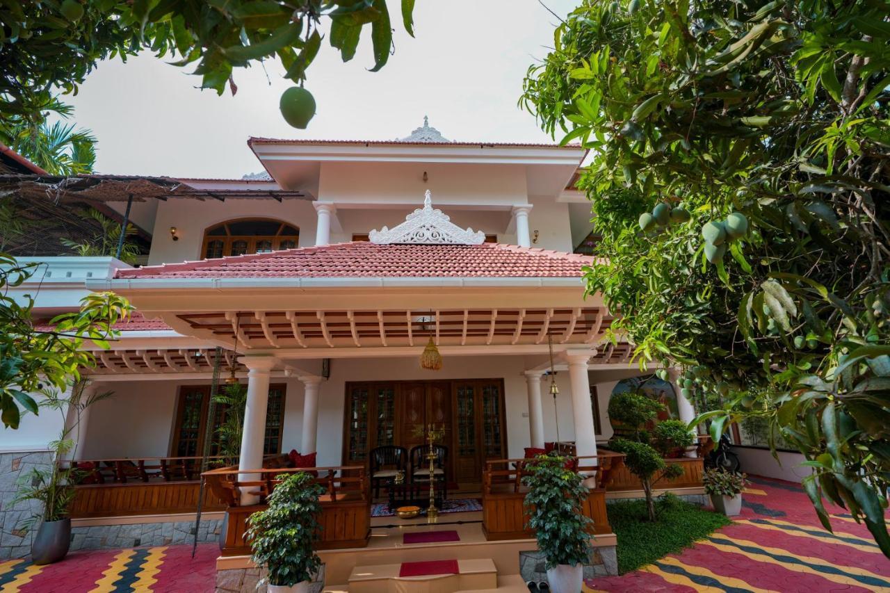 Parudeesa - Heavenly- Luxurious Palace Look-Near Cbd - Kerala - India With Breakfast Kaladi Экстерьер фото