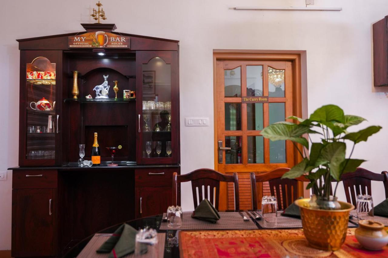 Parudeesa - Heavenly- Luxurious Palace Look-Near Cbd - Kerala - India With Breakfast Kaladi Экстерьер фото