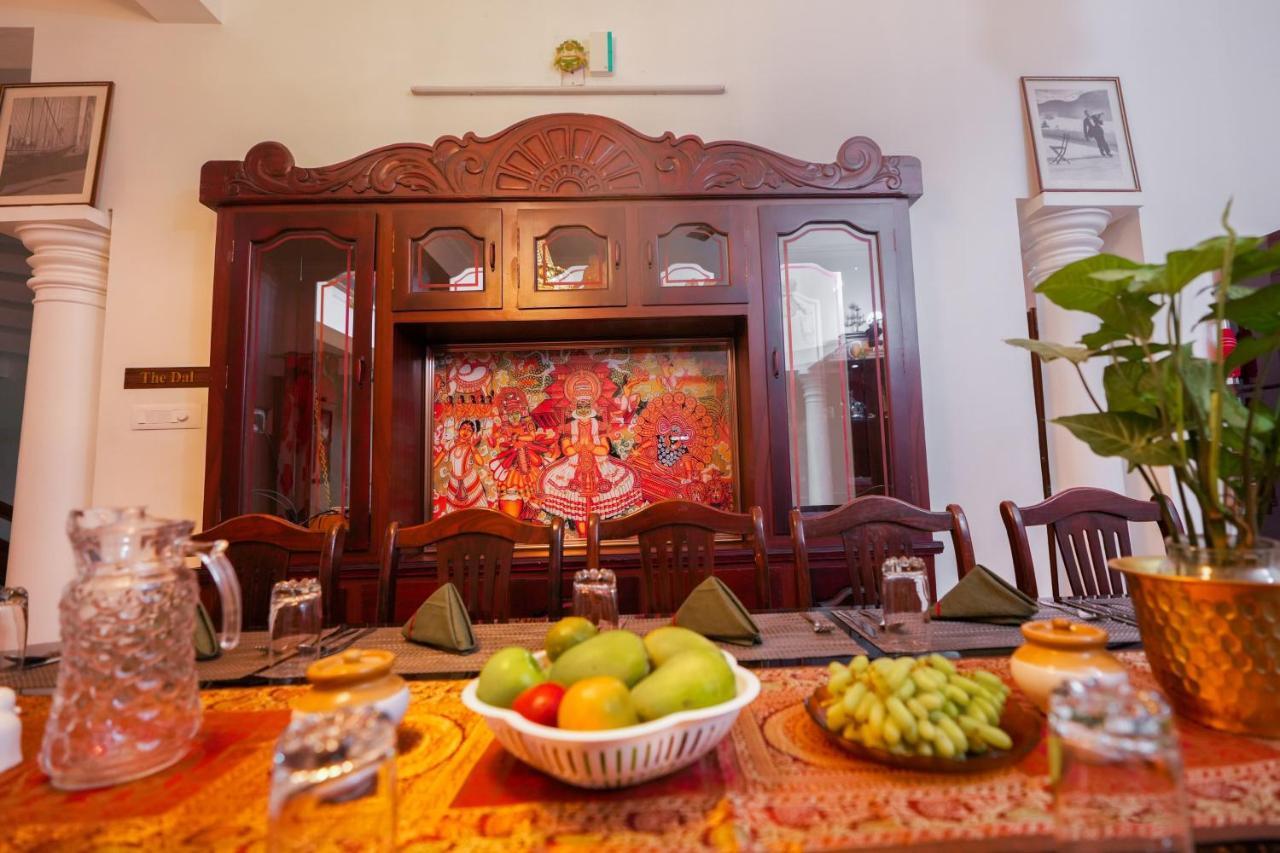 Parudeesa - Heavenly- Luxurious Palace Look-Near Cbd - Kerala - India With Breakfast Kaladi Экстерьер фото