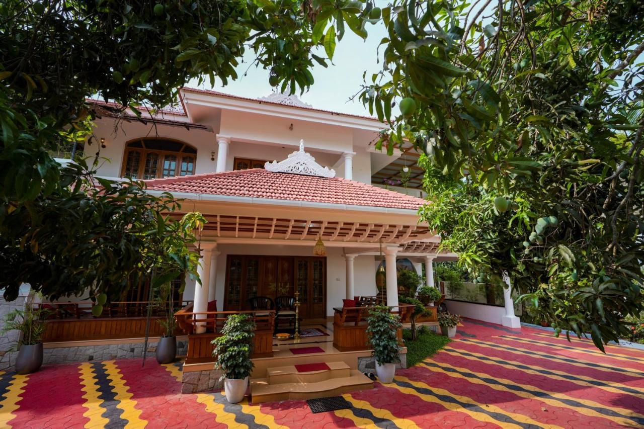Parudeesa - Heavenly- Luxurious Palace Look-Near Cbd - Kerala - India With Breakfast Kaladi Экстерьер фото