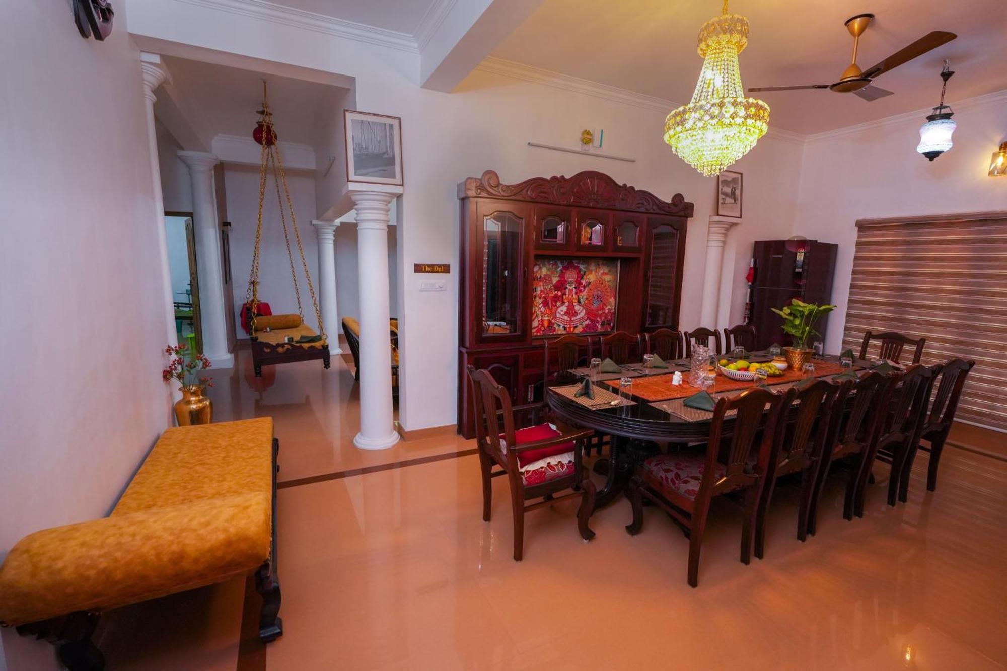 Parudeesa - Heavenly- Luxurious Palace Look-Near Cbd - Kerala - India With Breakfast Kaladi Экстерьер фото