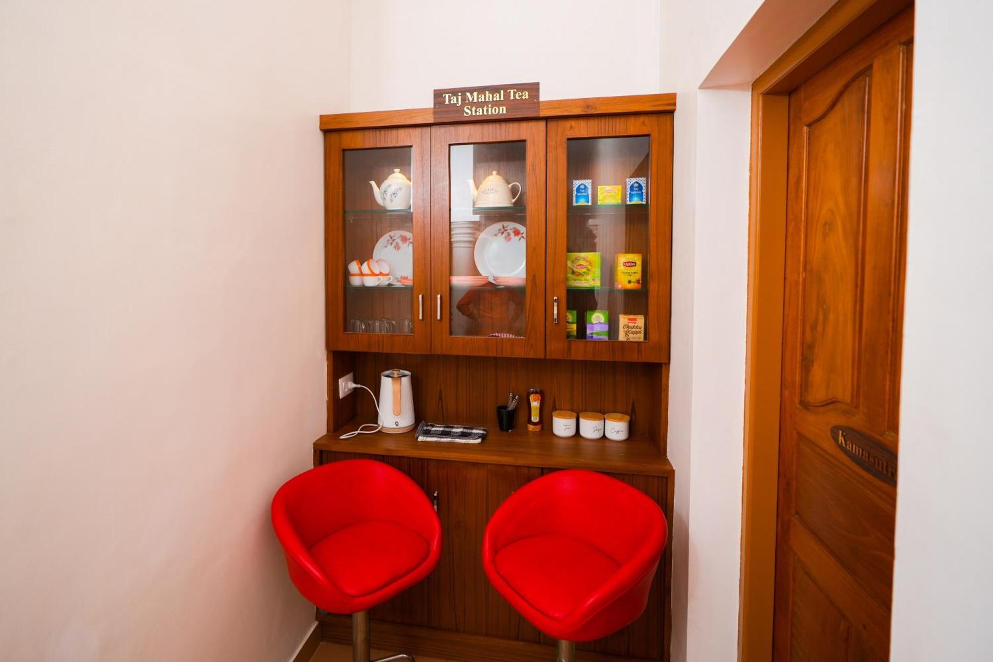 Parudeesa - Heavenly- Luxurious Palace Look-Near Cbd - Kerala - India With Breakfast Kaladi Экстерьер фото