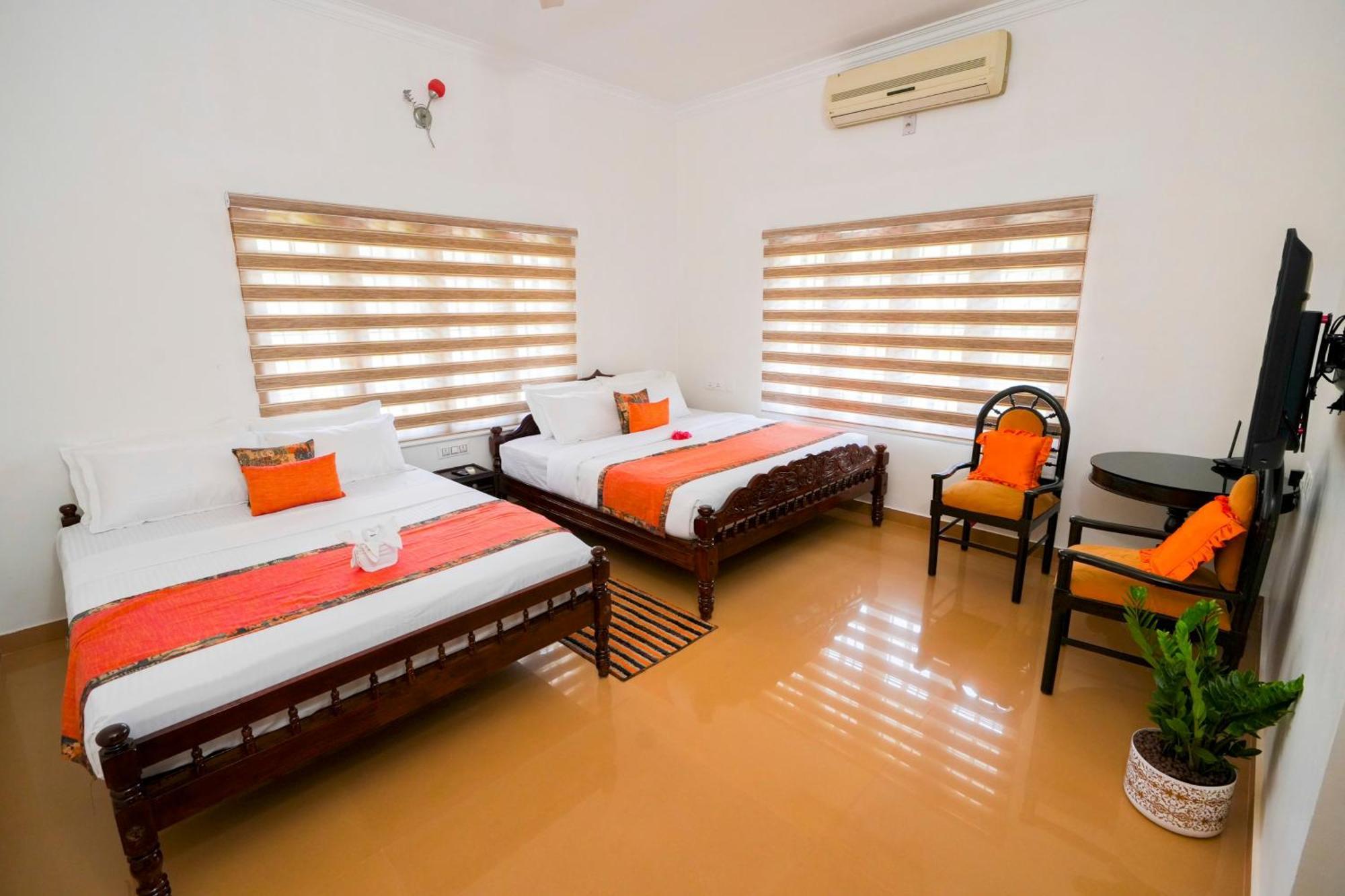 Parudeesa - Heavenly- Luxurious Palace Look-Near Cbd - Kerala - India With Breakfast Kaladi Номер фото